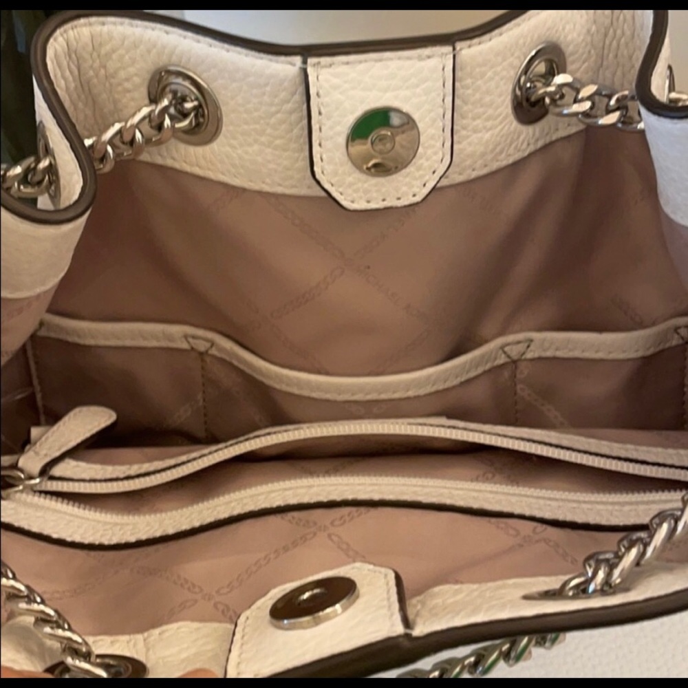 Beautiful white large MK bag - Picture 7 of 11